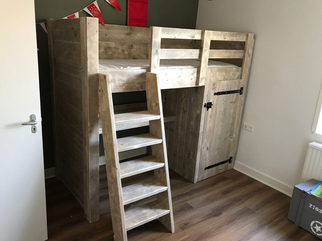 7B0BD00E-0B87-4869-8A0E-FB9AAE70B5B4